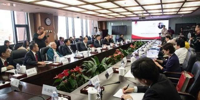 杏盛注册平台新闻界校友论坛：与时代同行的新闻传播教育
